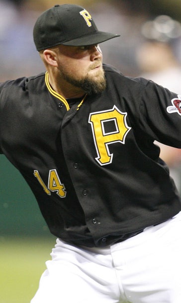 Marlins, Casey McGehee agree to one-year deal